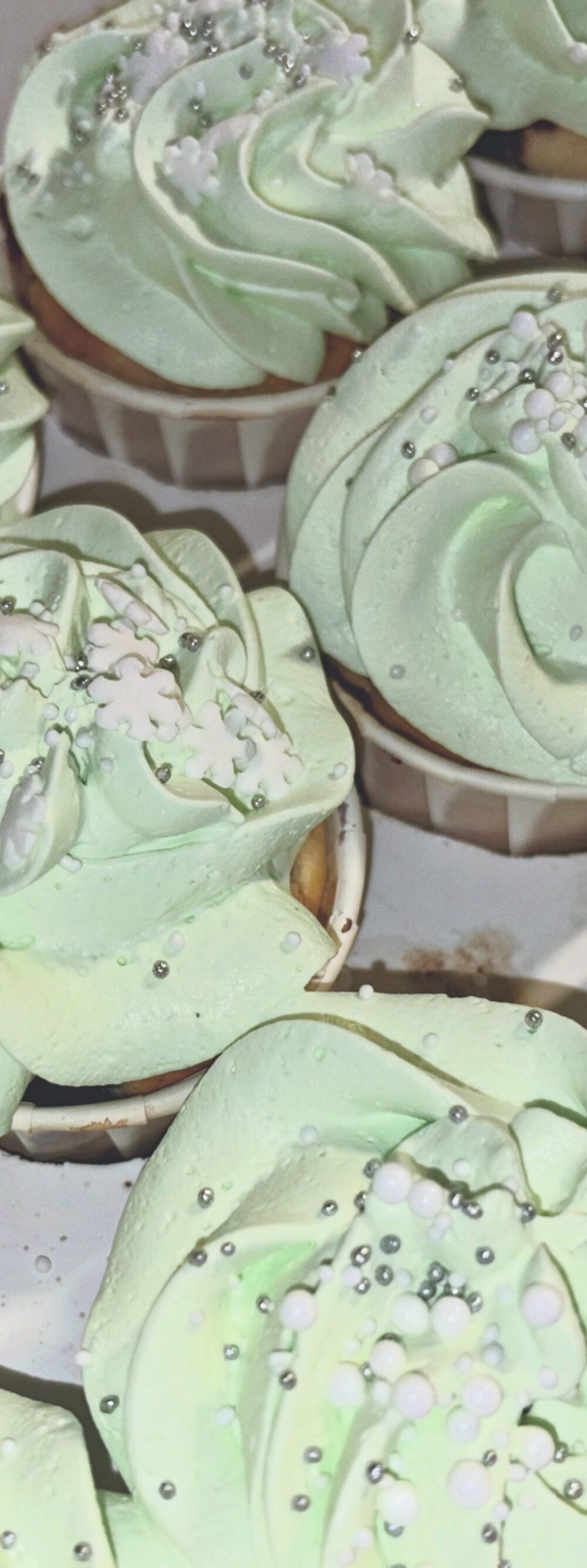 Recept – Päroncupcakes med bär