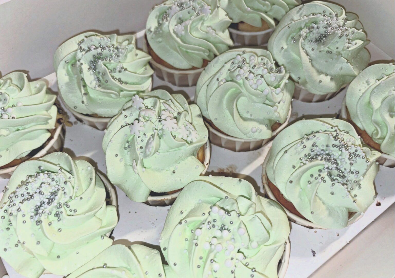 Recept – Päroncupcakes med bär